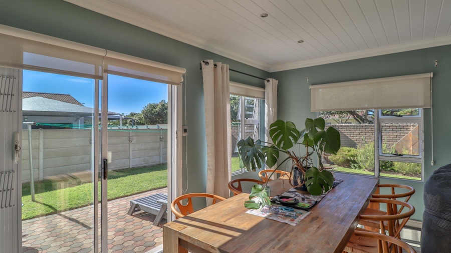 6 Bedroom Property for Sale in Heiderand Western Cape